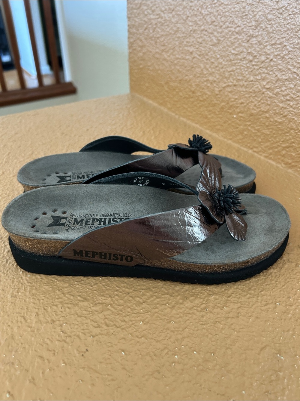 Mephisto Women's Metallic Gray Floral Thong Sandals - Picture 3 of 7